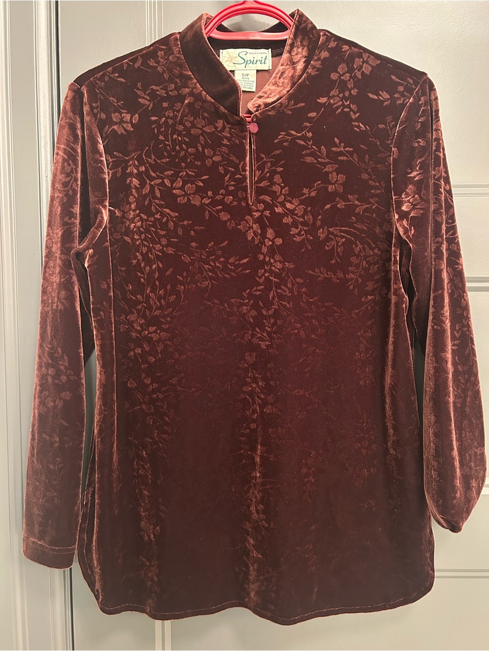 Northern Spirit Mandarin Colour Red Velvet Long Sleeve